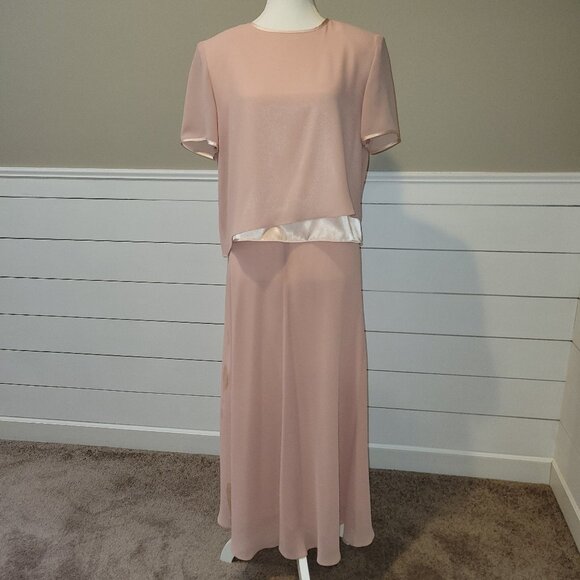 Elegant-Upscale -Formal Soft Pink Colored Formal Dress Size 8 - Picture 1 of 12